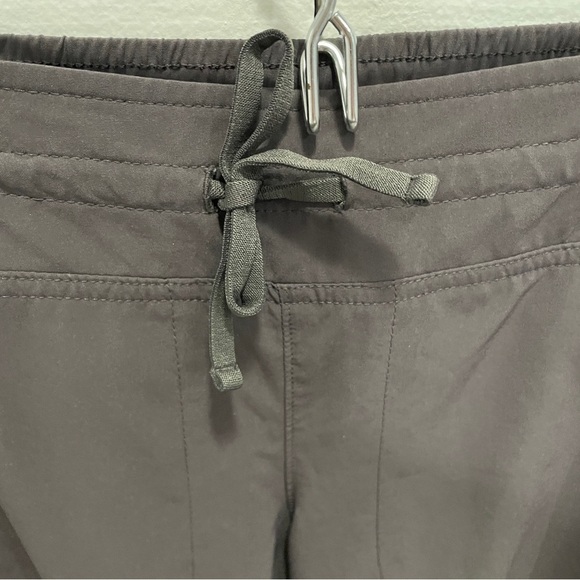 Athleta Grey LA VIVA Capri Pants - Picture 5 of 12